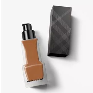 Matte Glow Liquid Foundation – 120 Dark Neutral - Women In Brown
$62